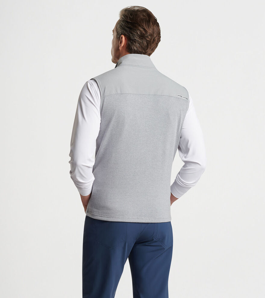 Solstice Performance Hybrid Full-Zip Gilet image number 3