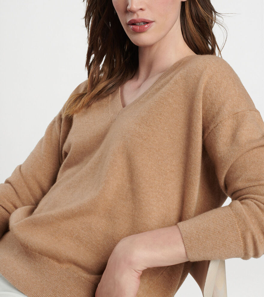 Women's Artisan Crafted Cashmere V-Neck Jumper image number 5